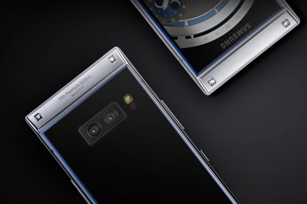 Samsung W2019 lansat oficial, flip phone cu Snapdragon 845