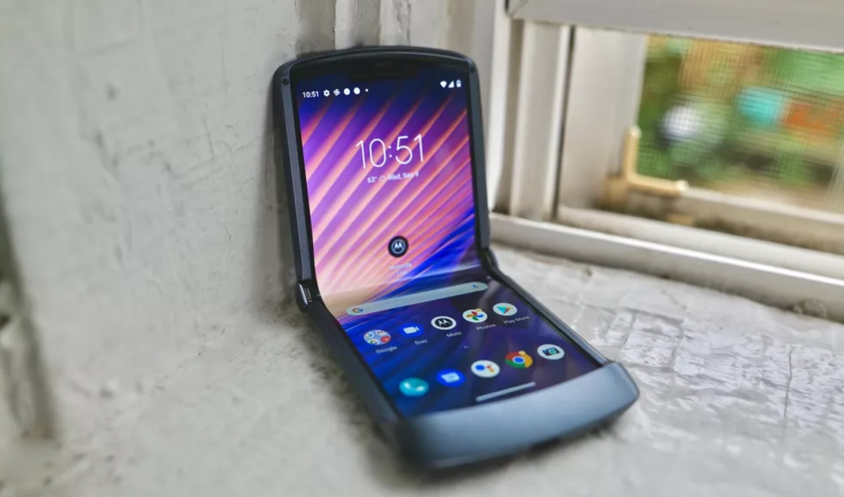 Ce ofera pentru 1400 USD nou lansatul Motorola Razr 5G?
