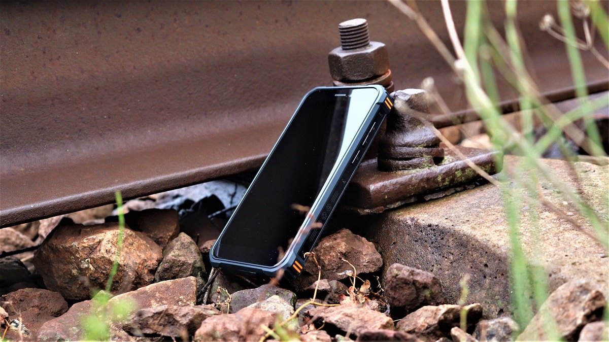 Review iHunt Titan P8000 PRO 2021, telefon rezistent cu pret mic
