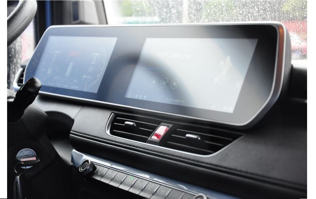 Aceasta este prima masina electrica adusa in Romania de Dongfeng